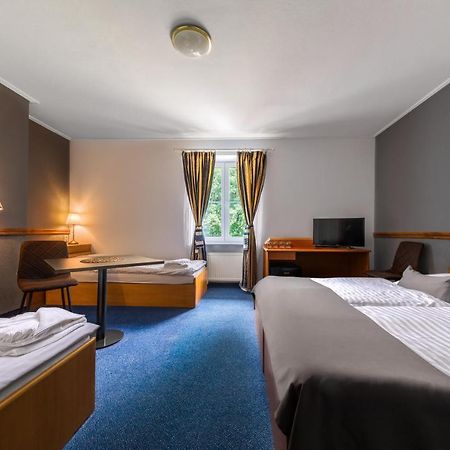 Prague Hotel Carl Inn Restaurant & Free Parking 外观 照片
